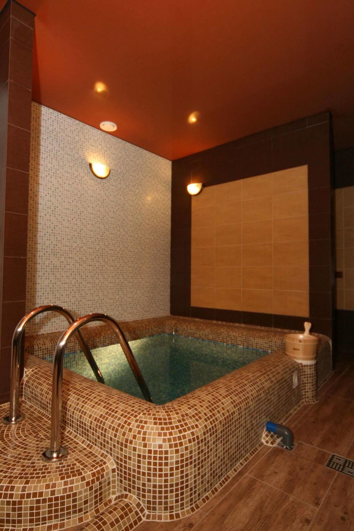 Hotel Fortuna 利沃夫 外观 照片