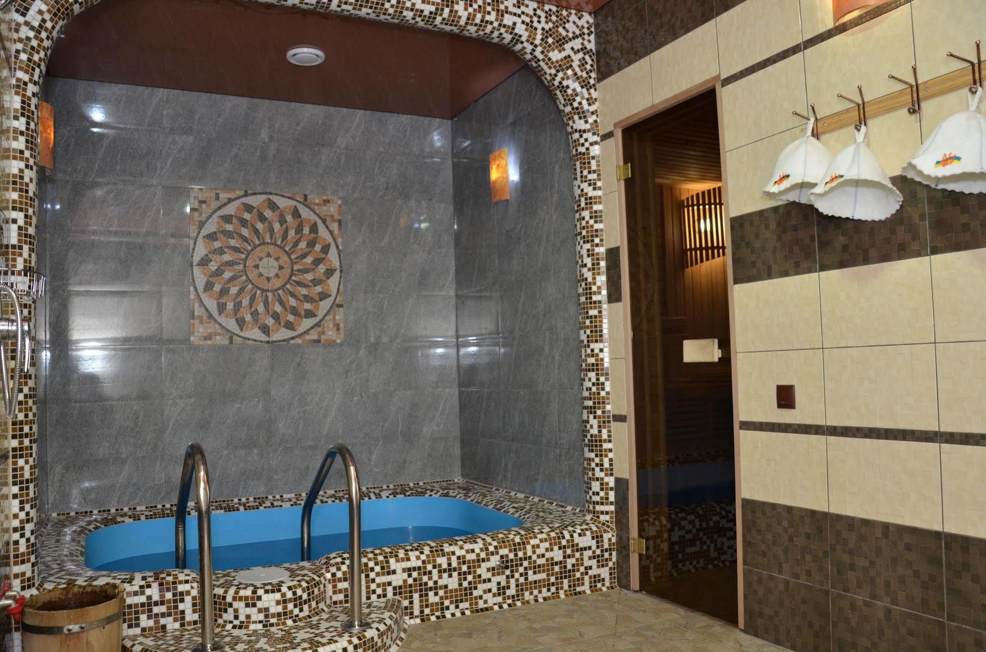 Hotel Fortuna 利沃夫 外观 照片