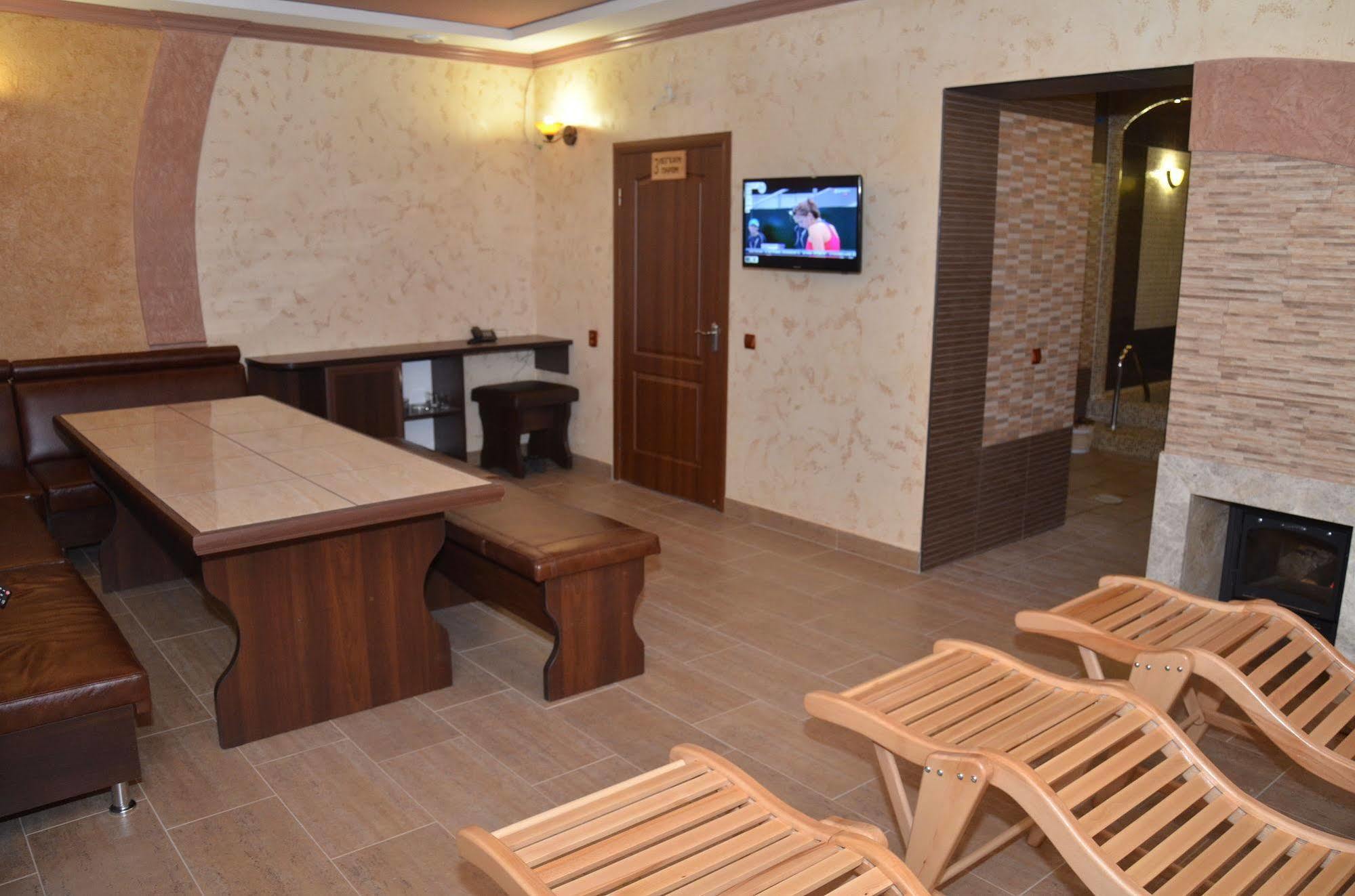 Hotel Fortuna 利沃夫 外观 照片