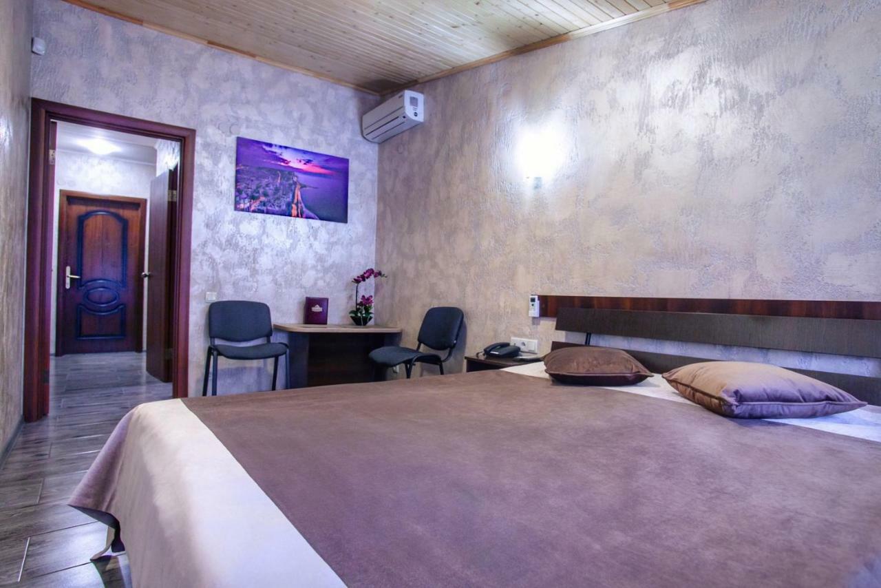 Hotel Fortuna 利沃夫 外观 照片